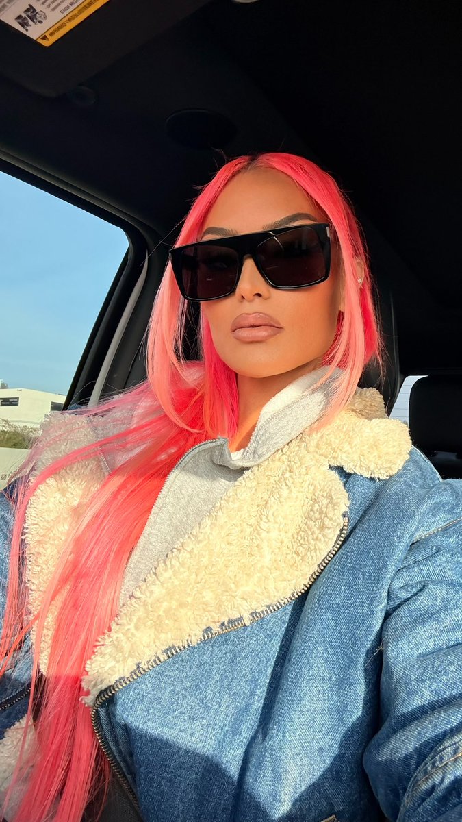 natalieevamarie's tweet image. 😎😎 sunnies 

Follow my LTK @NatalieEvaMarie on the @shop.LTK app to view this post and get my exclusive app-only content!

#liketkit #LTKGiftGuide #LTKOver40 #LTKU
@shop.ltk
liketk.it/5Hxe2
