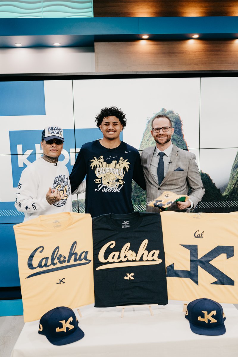 JaronKeawe's tweet image. Feeling so blessed to be able to share my first, of hopefully many bowl experiences, with my family, friends, teammates, coaches and new partners.  Today during a home town press tour I revealed my collaboration with @islandavenue and @CalFootball with design inspirations led by…