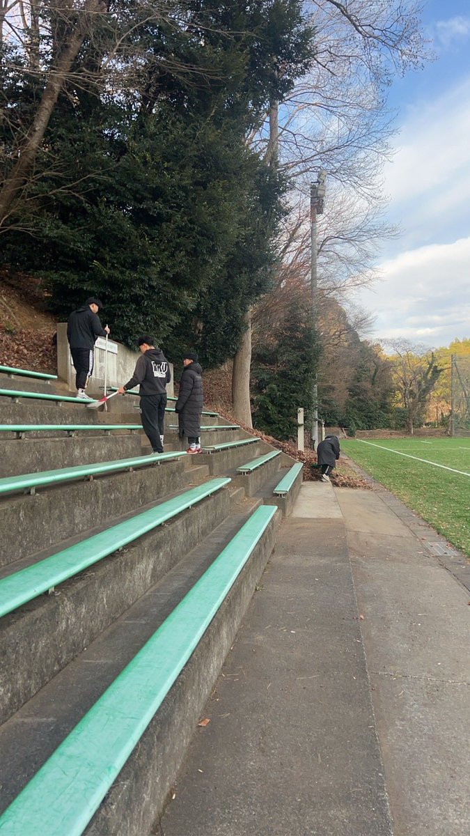 日頃使っている寮やウエイト場などの施設の掃除を行いました！新年に