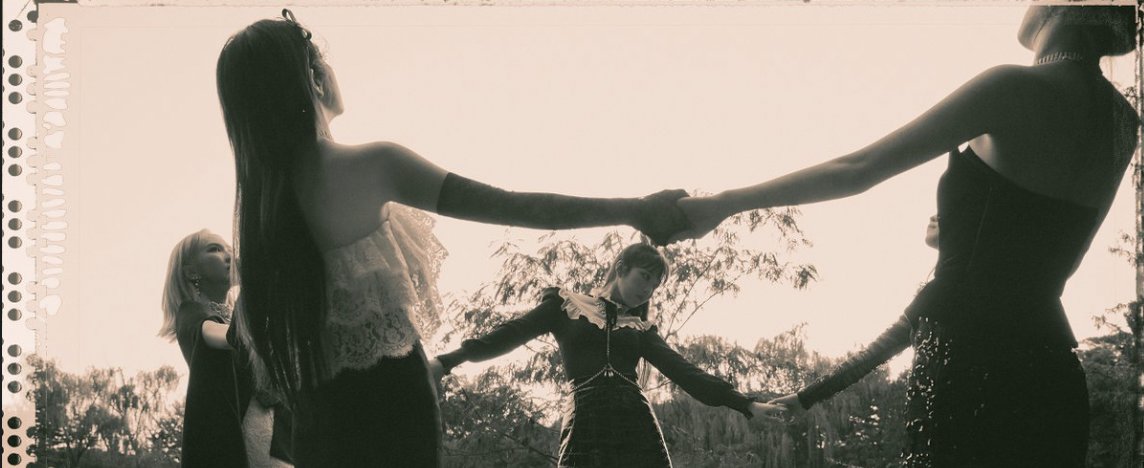 redfl4vour's tweet image. happy 6th anniversary to red velvet's beautiful &amp;amp; haunting, psycho.