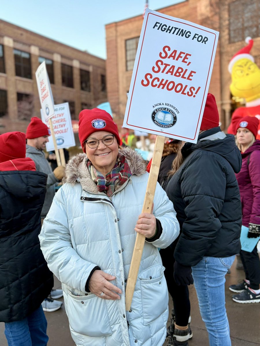 Education Minnesota tweet media