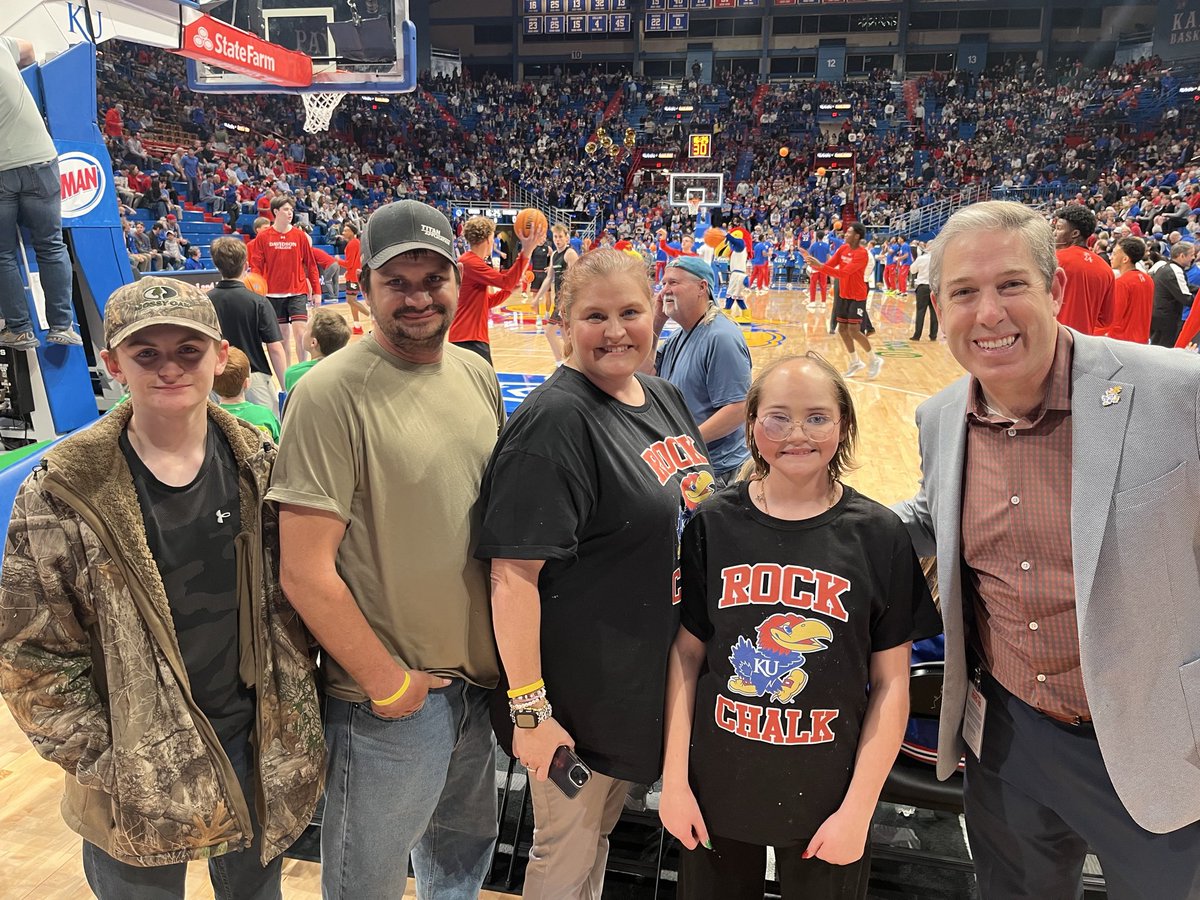 Tonight’s #KUCancerFighter hero is Eva Maxton, a 12-year-old from Columbus, KS, currently battling Ewing Sarcoma for the second time.
 
Eva was first diagnosed at age 10 and endured 36 radiation treatments, 14 rounds of chemo and multiple rounds of proton therapy sessions. Eva
