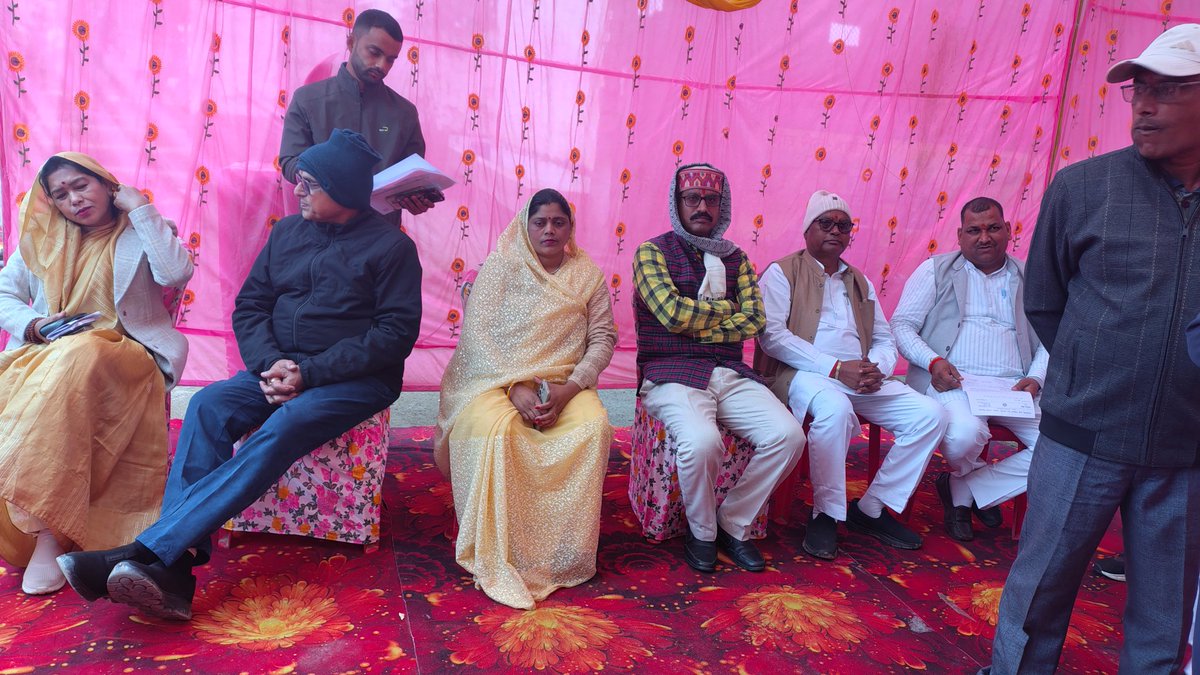 PravendraDhar's tweet photo. दिनांक के 21 दिसंबर को विधानसभा चितरंगी में संभागीय प्रभारी श्री #Vijaydubey जी, सांसद राजेश मिश्रा जी, विधायक व राज्य मंत्री श्रीमती राधा सिंह जी के उपस्थिति में विधानसभा सम्मेलन में सहभागी रहा। https://t.co/rHg1dW2Jph