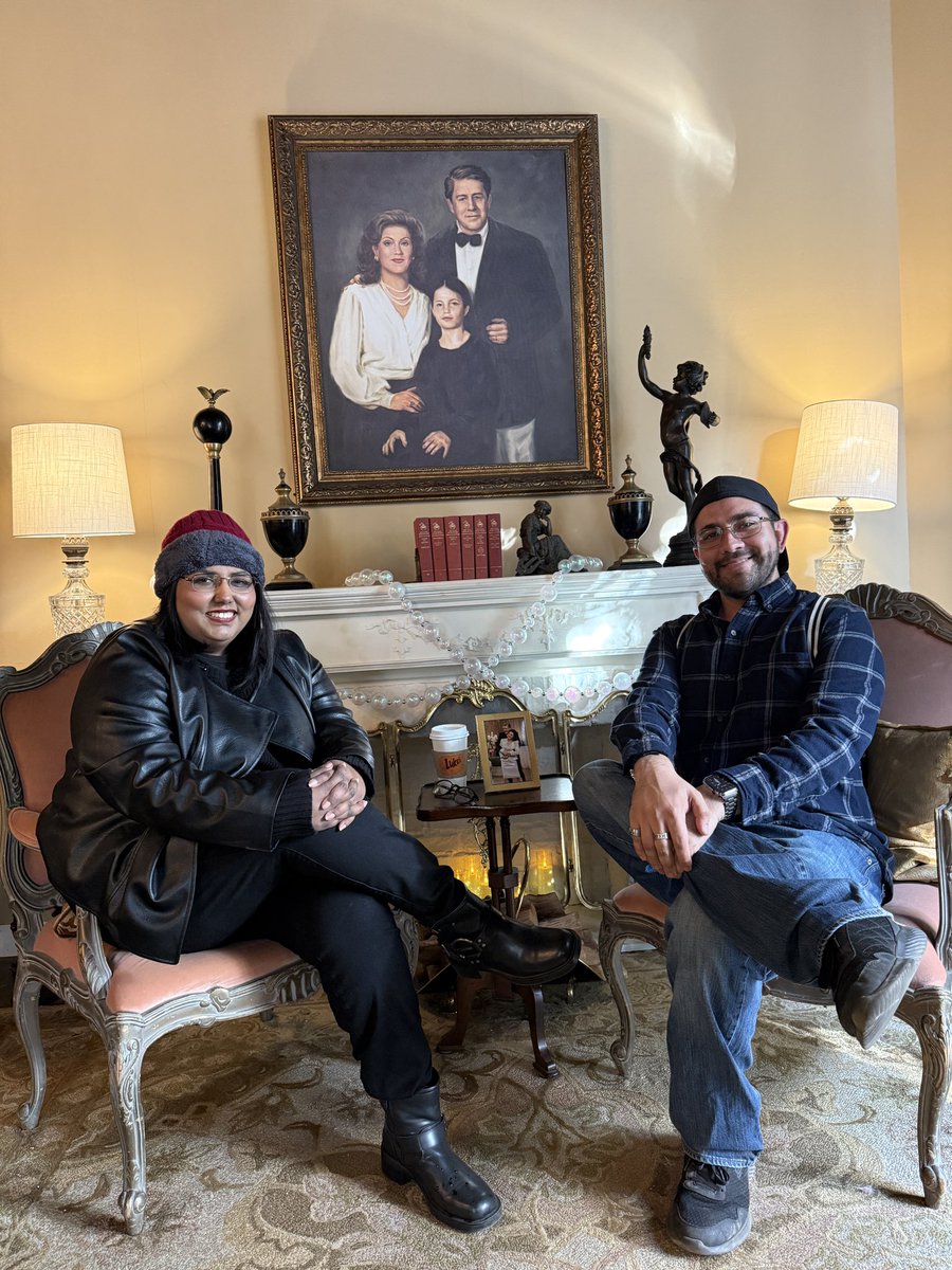 HeyAlanBailey's tweet image. Happy Holidays from Stars Hollow.

#GilmoreGirls #WBStudio