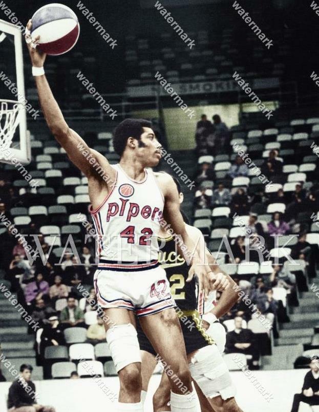 TheoBrizzoun's tweet photo. Connie Hawkins or DR J who would have had more Influence and impact in NBA if they went to league at age 21 out of college ? 

@NycRoundball  @Uncle_Fooby  @SergeantMartee   @captainhot24  @DQuinn1575  #ABA  @georgesands58  @jgd0634  #Iowa #UMass https://t.co/YTTi6D2O6H