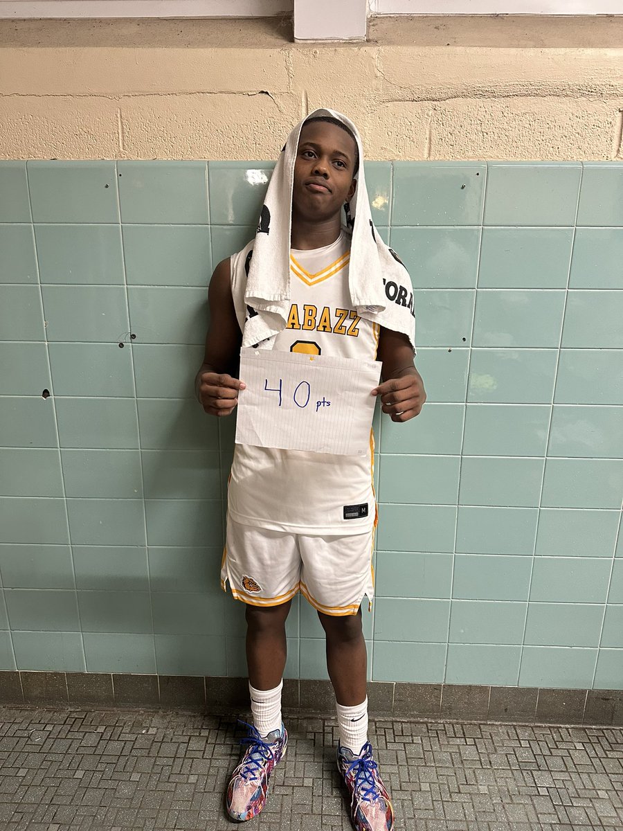 MxsAthletics's tweet photo. Sophomore Anthony Blackmon drops in a career high 40 points to lead the Bulldogs to  a 83-46 win over Nutley. The Bulldogs move to 4-0 on the season. @MikeKinneyHS @HSSportsNJ ⚫️🟡 https://t.co/s6vIlhKy0s