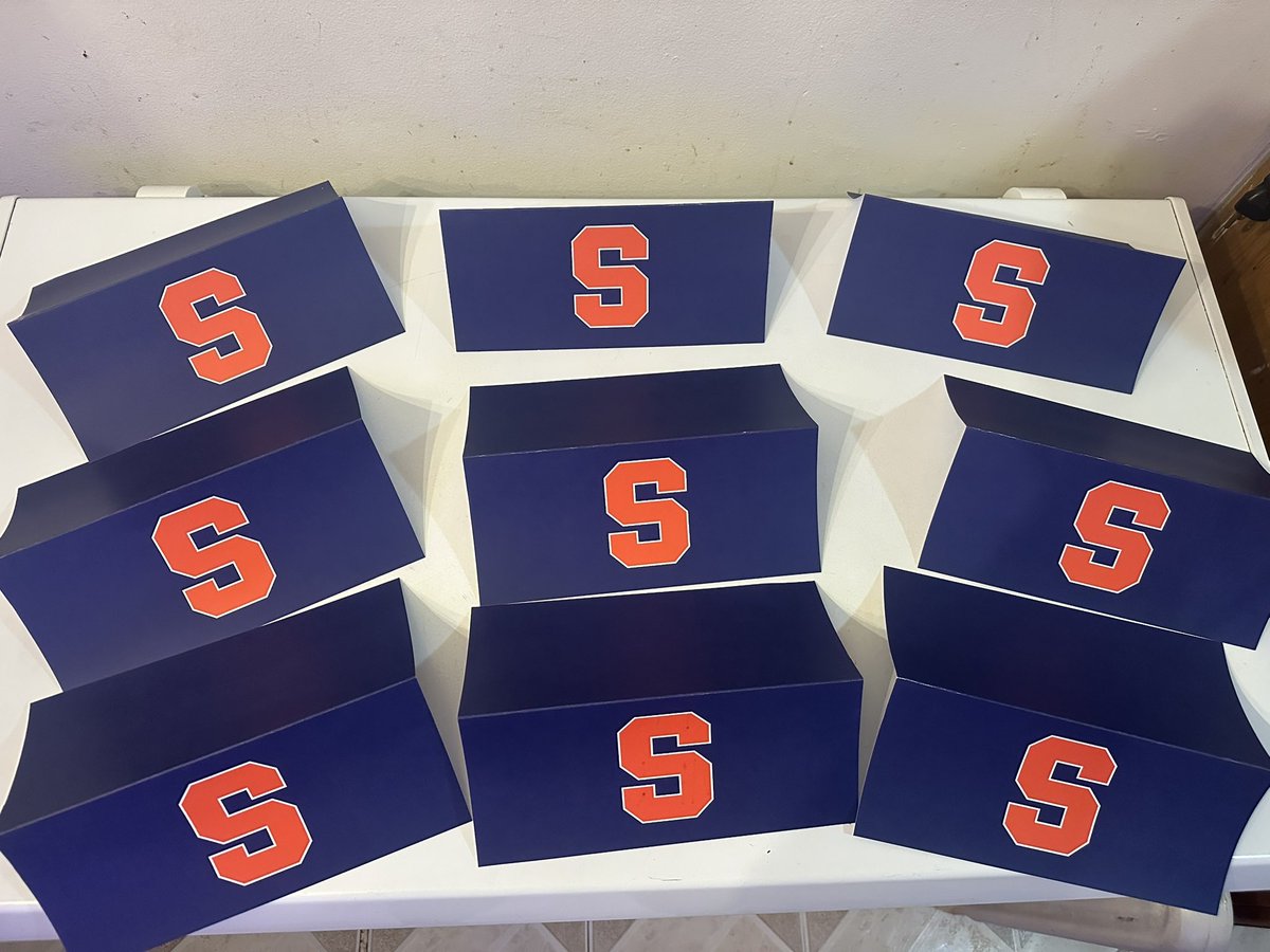 bensakyi09's tweet photo. I can feel the love! Thank you Syracuse and all the coaches for everything. Happy Holidays to you all and I will see you soon. 

@CoachNixon_Cuse @WRCoachmj @CoachAmbro315 @drwilliams131 @DeonMaddoxSU1  @allpraisesdue7 @CuseFootball @CoachGoettner @AW_VikingsFB https://t.co/1lISRtOFTX