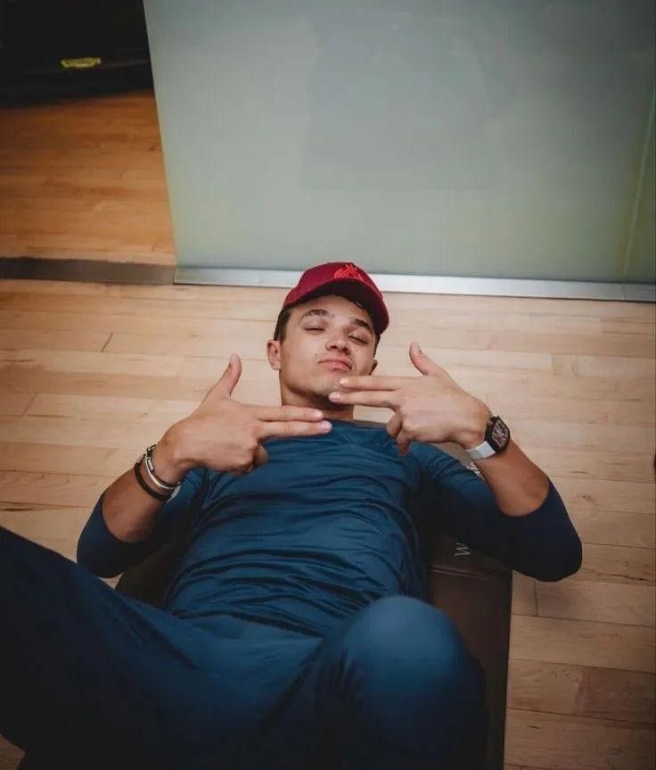 mvlnorris's tweet image. Top or bottom?