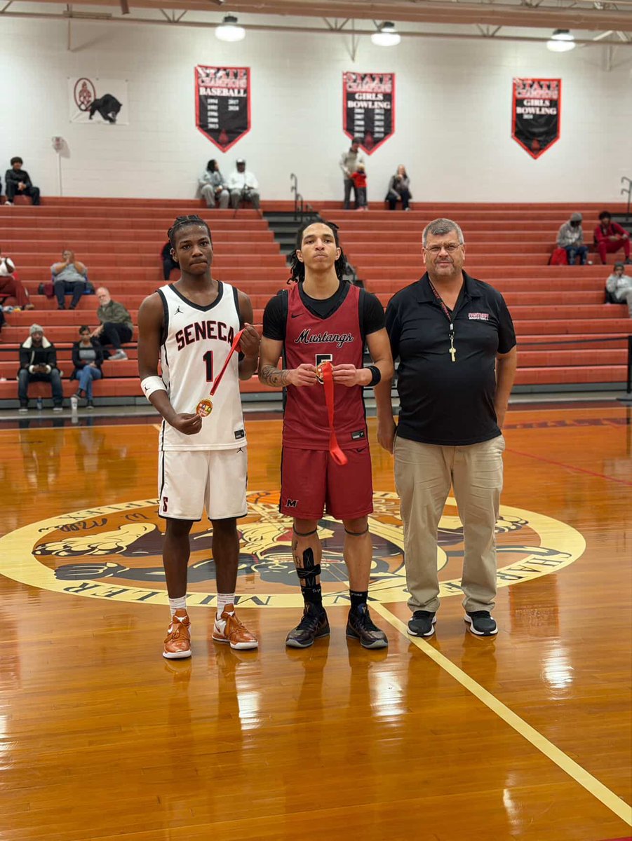 Seneca Redhawks tweet media