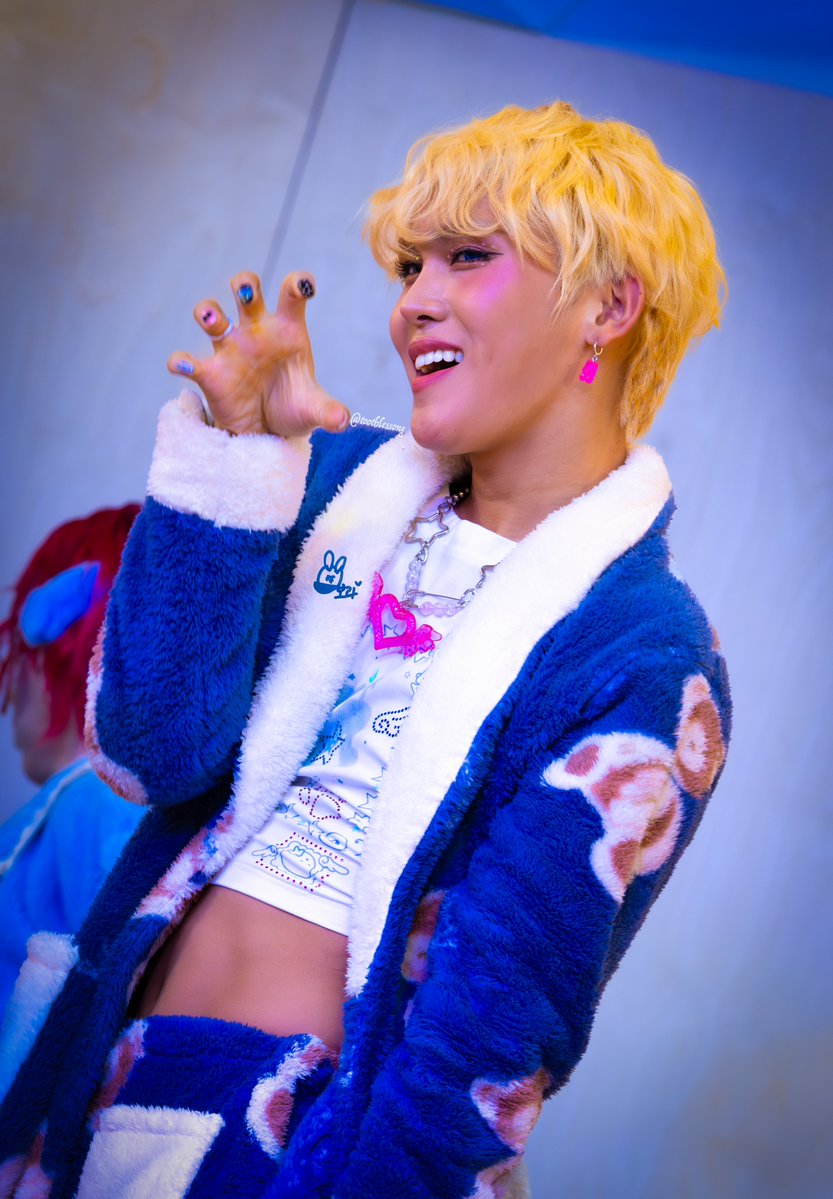 hyunページです♡ 250109 #YOSHI [ICN Airport 🇰🇷🛫🇹🇭] 🏷️ @acnestudios leather