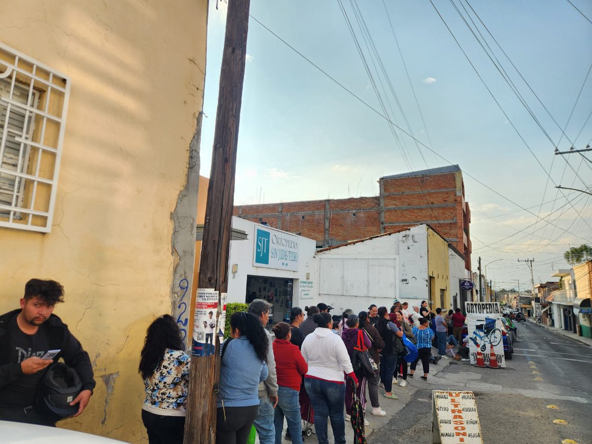 Esther Mandujano tweet media