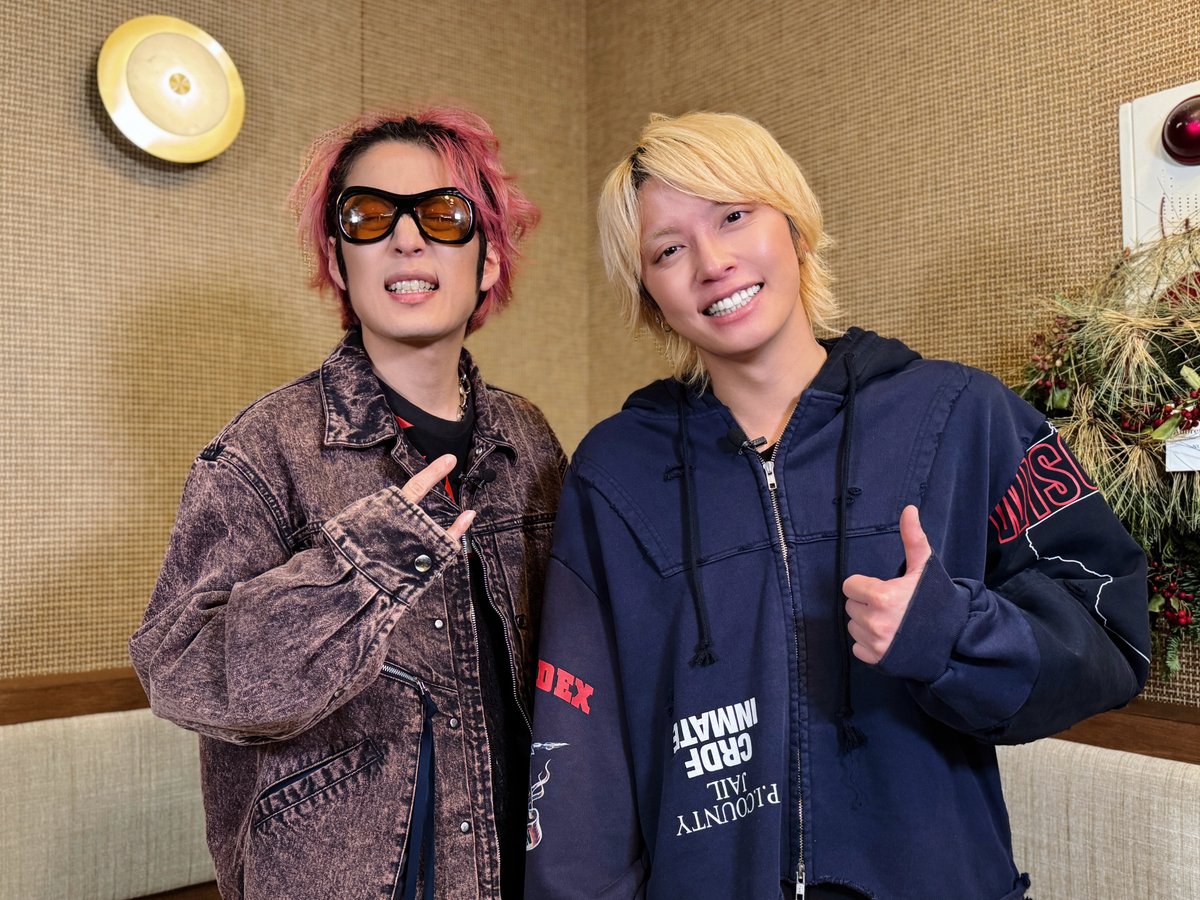 alexandroscrew's tweet photo. 【出演決定】

#白井眞輝 がYouTubeの #手越祐也 チャンネル
「手越祐也の日曜二軒目で会いましょう」企画に出演決定しました。
https://t.co/yeVSdNIp2k

公開は1/4(日)21:00予定。お楽しみに。

#Alexandros #てごにち
@nichiyoutego @YuyaTegoshi1054 https://t.co/e9Tl5dBuRZ