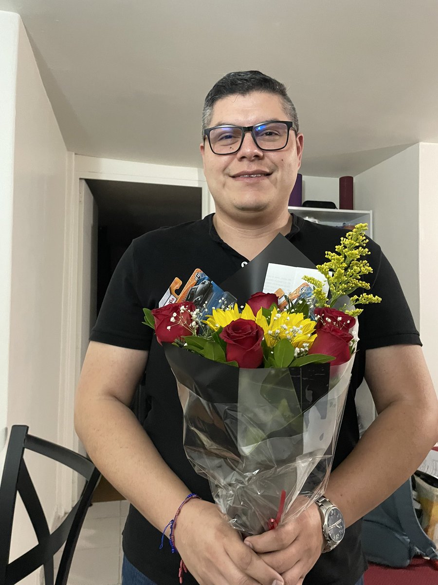Fridaa_tr's tweet photo. Eres la bendición que tanto necesitaba, eres un hombre maravilloso y amo tenerte en mi vida, poder despertar y verte, te admiro y me encanta que seamos novios, gracias x todo lo que me estás enseñando Oscar.🥺💘🧸 https://t.co/ptyUHxqTOy
