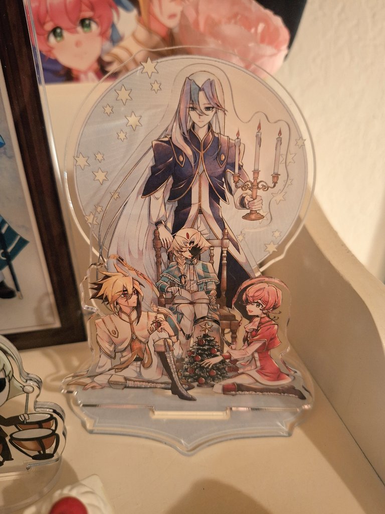 oudkee's tweet image. i live overseas so i was worried i wouldn't receive it in time for christmas, but this acrylic diorama from zyusimatu makes the vibe so cosy and heartwarming 💕🎄