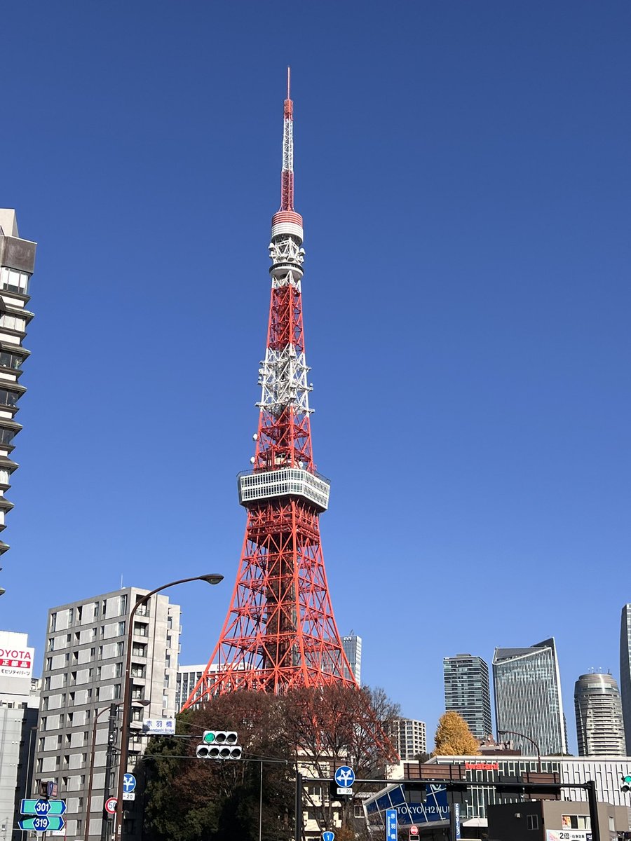 Penguin6301's tweet photo. 今年最後の出社
 #東京タワー https://t.co/N0uCGFvJbt