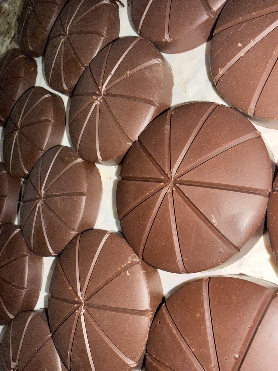 Here’s a sneak peak at something we are working on currently: 

Chocolate De Mesa 
Mexican-Inspired Drinking Chocolate 
300mg Per ⭕️ 
30 mg Per 🔺

In collaboration with our friend 
Shinebox Stash 

Ps:
First time making 
Still dialing recipe 
Stay Tuned :)