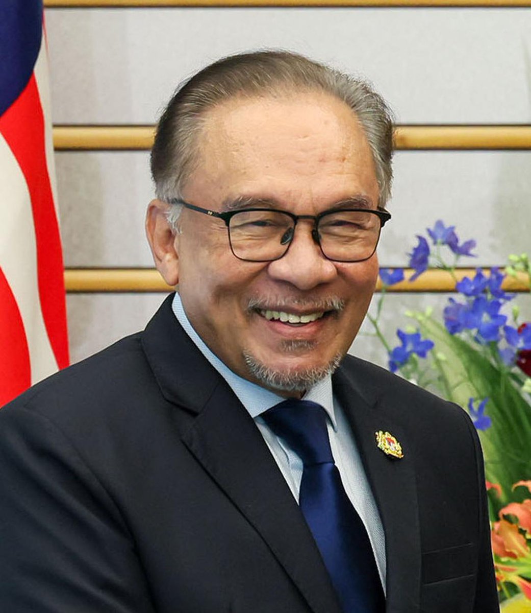 statsglobe's tweet image. 🇲🇾 Countries with the most Malays:

1. 🇮🇩 Indonesia: 8,553,791
2. 🇹🇭 Thailand: 2,150,950
3. 🇸🇬 Singapore: 545,498
4. 🇧🇳 Brunei: 314,560
5. 🇱🇰 Sri Lanka: 40,000
6. 🇦🇺 Australia: 33,183
7. 🇬🇧 United Kingdom: 33,000
8. 🇺🇸 United States: 29,431
9. 🇲🇲 Myanmar: 27,000
10. 🇰🇭 Cambodia:…