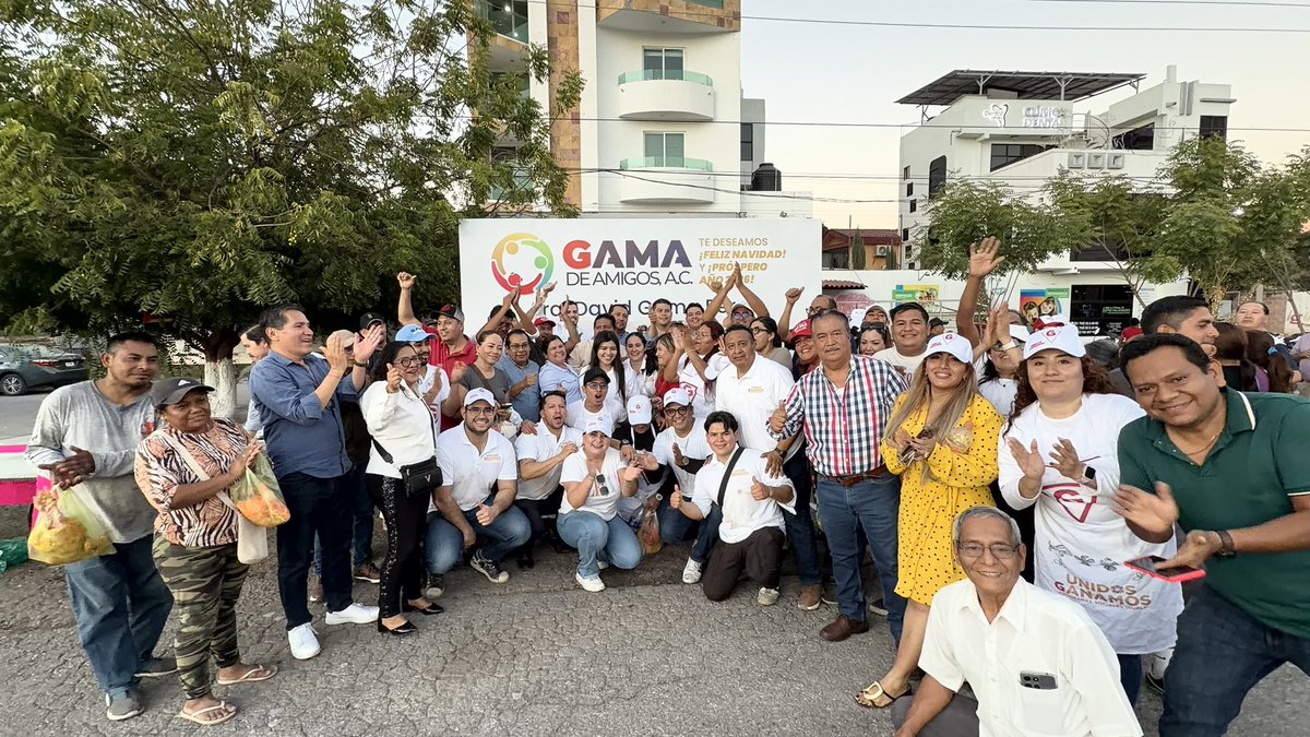 DavidGamaP's tweet photo. 🐥Esta tarde llevamos a cabo el programa “Gama de A-Pollos”, con el que realizamos la entrega de 4 mil pollos gracias a la colaboración y organización de todo el equipo de Gama De Amigos AC.

#DavidGama #GamaDeAmigos #GamaDeAPollos https://t.co/Va41WGvUKz