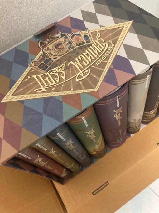 dieitijdk's tweet image. ขายหนังสือแฮร์รี่พอตเตอร์ซื้อมาอ่านได้หน้าเดียวที่เหลือไม่ได้แตะเลยค่ะมีโปสการ์ดแล้วก็กระเป๋าผ้าด้วยค่ะในราคา2500รวมส่ง #หนังสือแฮร์รี่พอตเตอร์ #แฮร์รี่พอตเตอร์ #หนังสือมือสอง
 #หนังสือแฮร์รี่พอตเตอร์