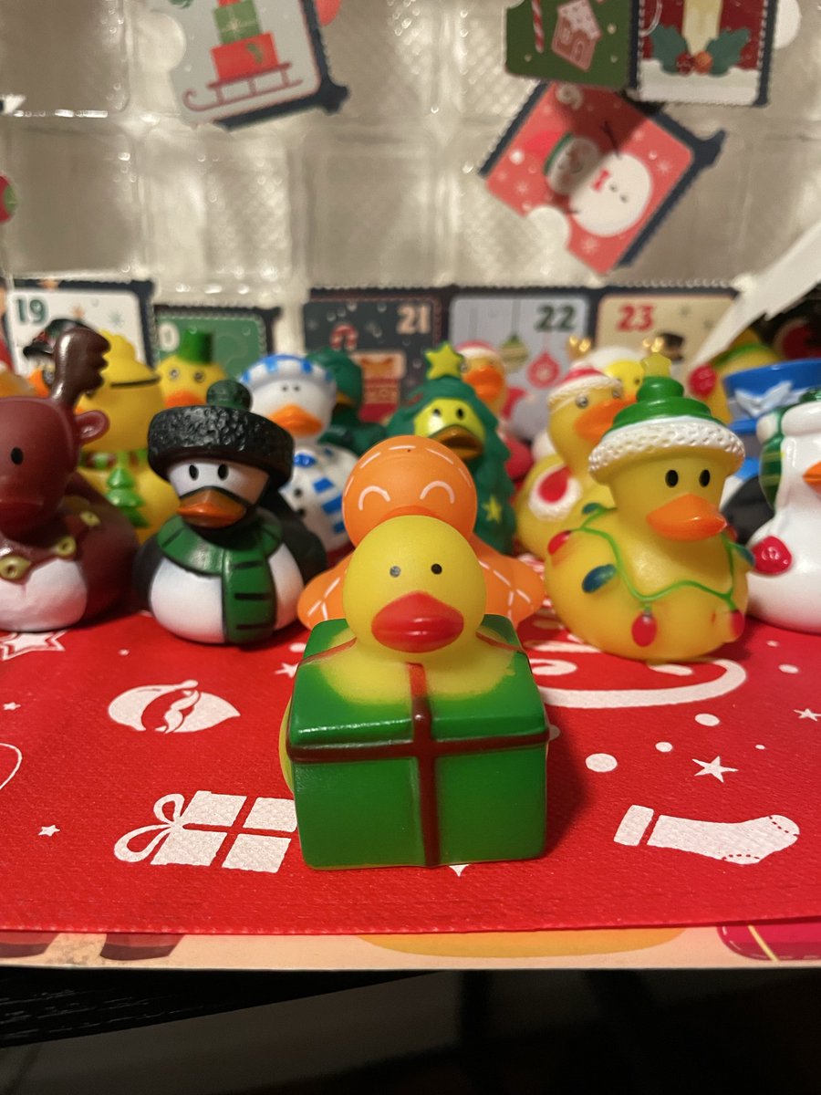 ksidayoff's tweet photo. Ducky #22 https://t.co/DpjGwBwDrL