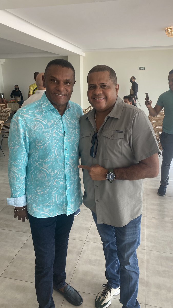 José Alberto Justiniano “El Canario” (Nacido El 22 Diciembre 1958 En República Dominicana 🇩🇴. Desde Los 7 Años En Puerto Rico).Cantante Y Director Musical “La Típica 73” Y Su Propia Orquesta.

#salsawestpty #josealbertoelcanario #salsa #republicadominicana #salseros