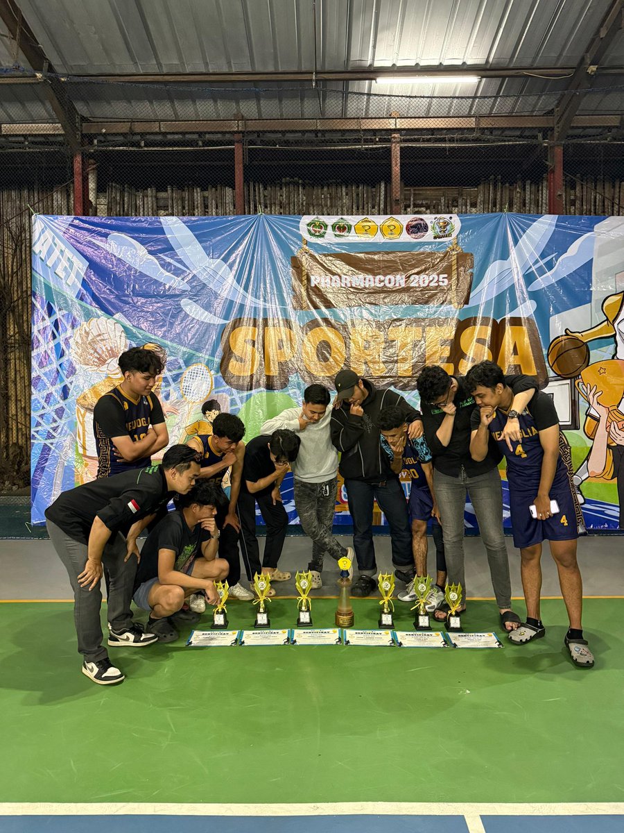 napeaceee tweet media