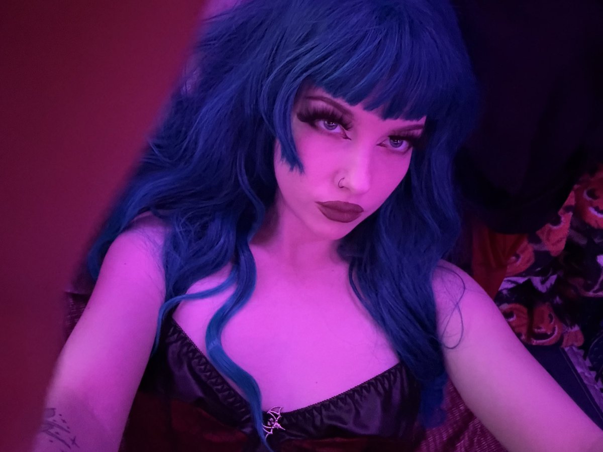 lyxlethal's tweet image. oops i'm in ur phone logging into ur bank app &amp;amp; draining ur savings