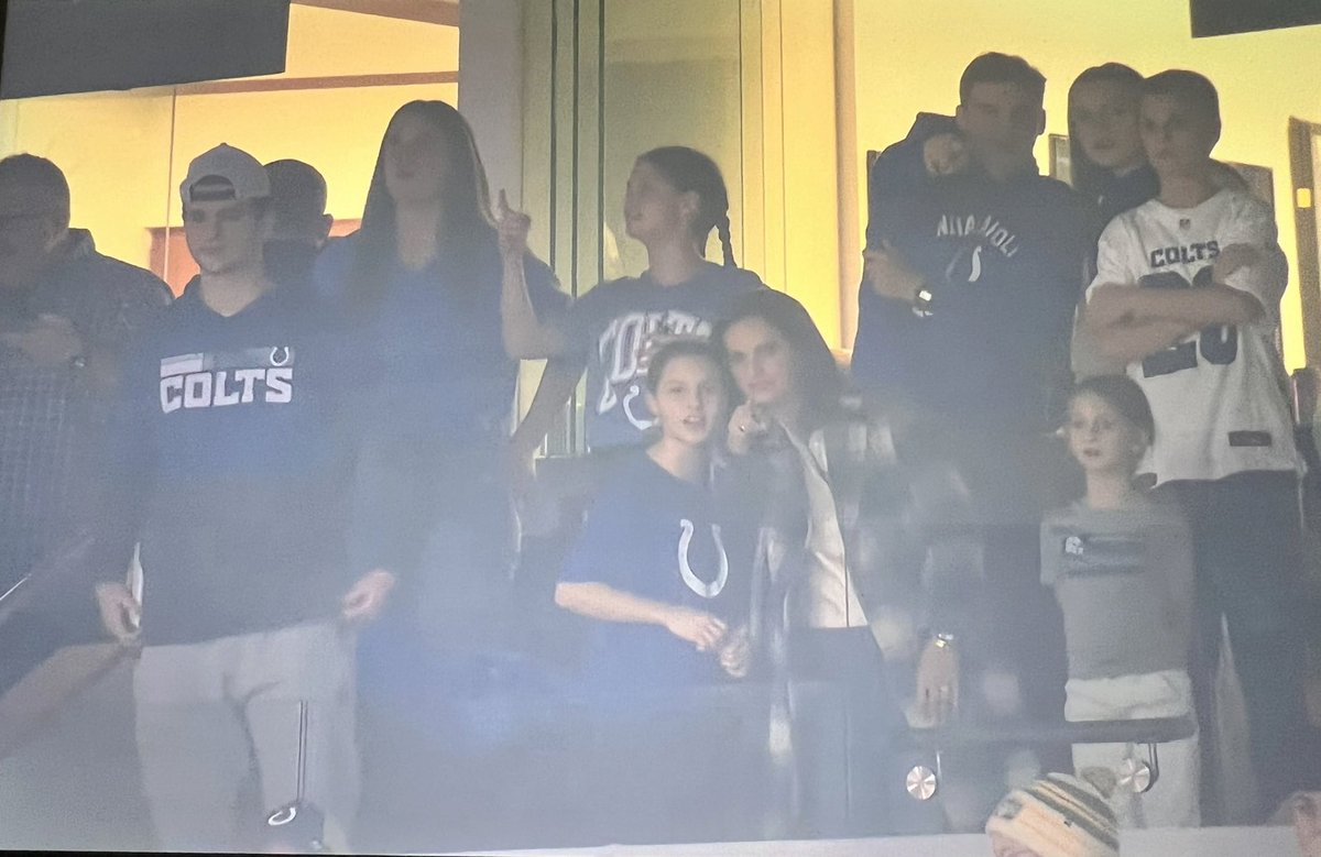 Philip Rivers' wife and kids in the house for MNF 🥹 https://t.co/XspKPWwk85