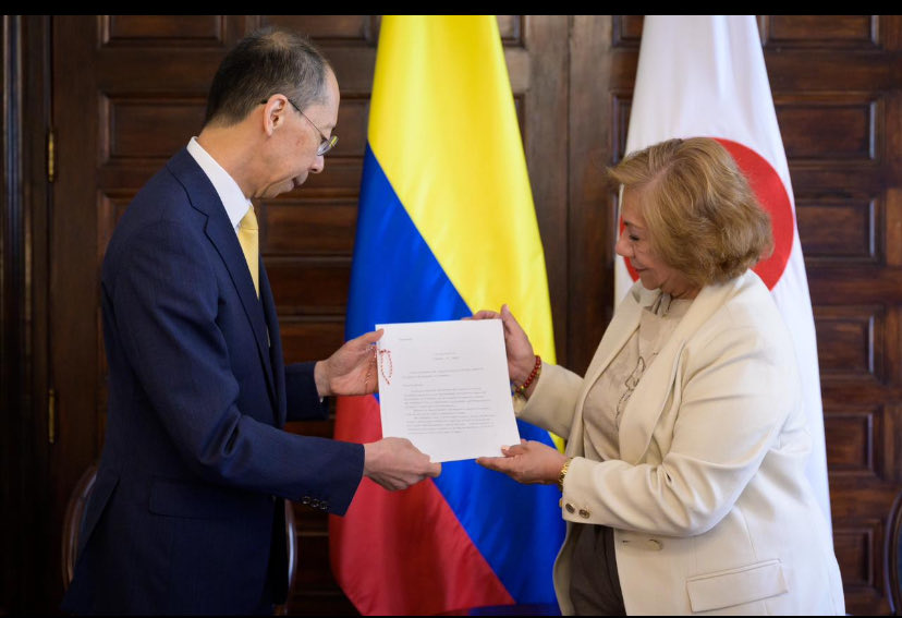 poderlegisla's tweet image. Damos la bienvenida a S.E. Shimizu Toru,nuevo embajador del Japón @JapanEmb_Col @CCOLJAP @JICA Socio estratégico en cooperación técnica, especialmente en educación, salud,cultura y desarrollo rural, desde hace 117 años #DiplomaciaParlamentaria @CamaraColombia @CancilleriaCol