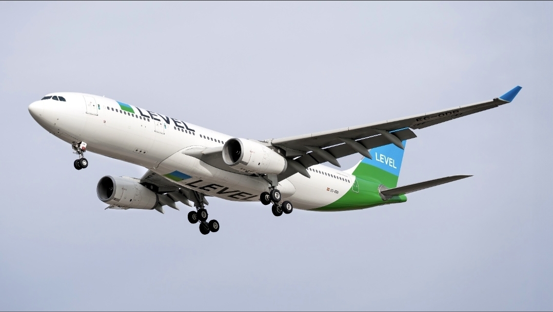 n_larenas's tweet image. La aerolínea española #LEVEL anunció una nueva ruta directa con vuelos entre #Barcelona y #Lima desde junio 2026 👇 nlarenas.com/2025/12/level-…