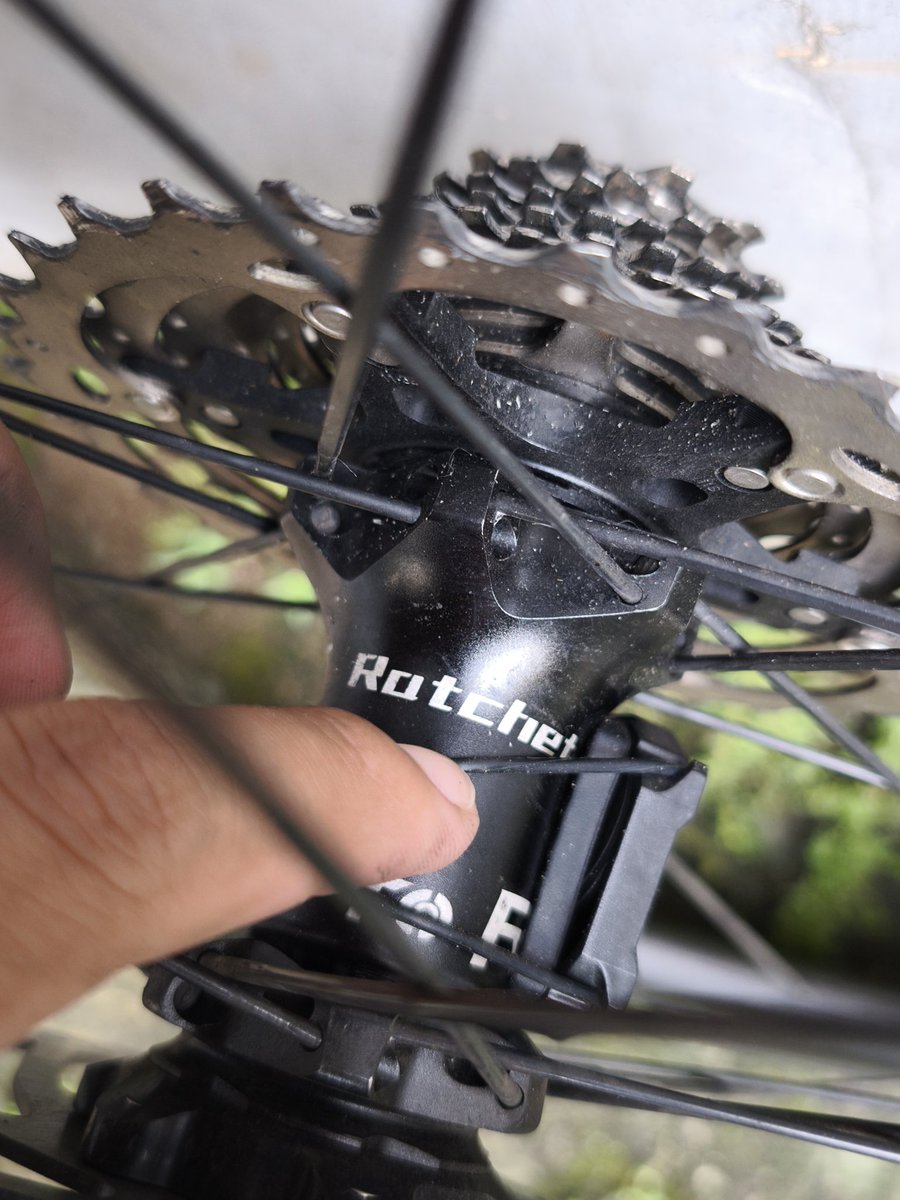CallsignZephyr_'s tweet photo. WTS
Wheelset Carbon Disc 47/50 (F Elite 47mm/R Superteam 50mm) decal DT Swiss
Hub ZTTO R2 Ratchet 36t Jangkrik
Kondisi baret pemakaian tipis tipis
Jual WS only
5.5jt nego sampe deal
Lokasi Kebayoran Lama Jaksel
PCB only
#fnfjb #frbjb https://t.co/88smfakkDh