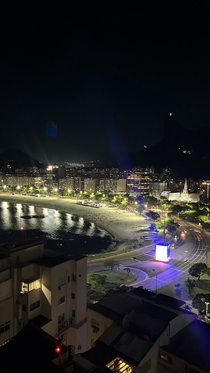 HayssanJ's tweet photo. Noite de lua minguante 🌖 https://t.co/hsvk1BKWg4