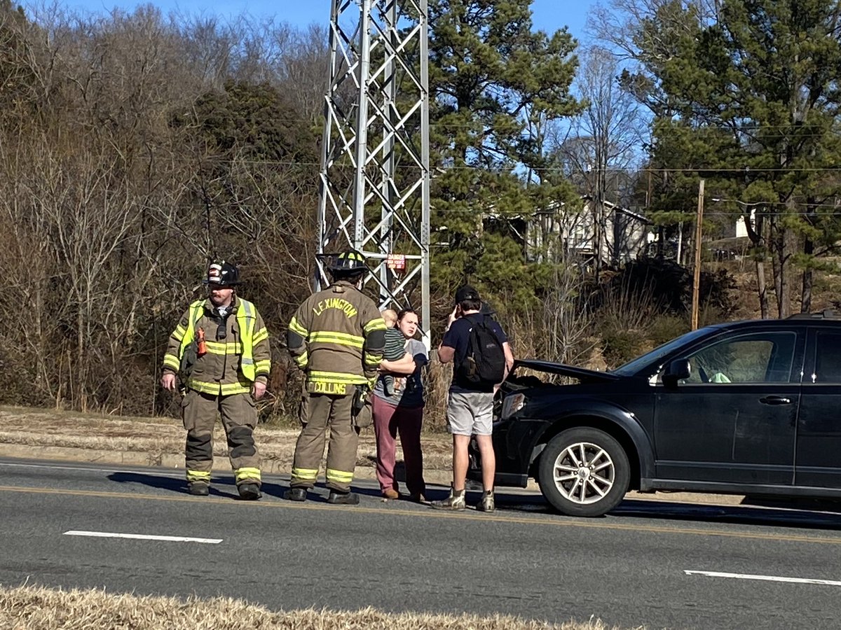 AlexDepartment's tweet image. Our Fire Department responded to a crash on N Talbert Blvd..  1 car crash.