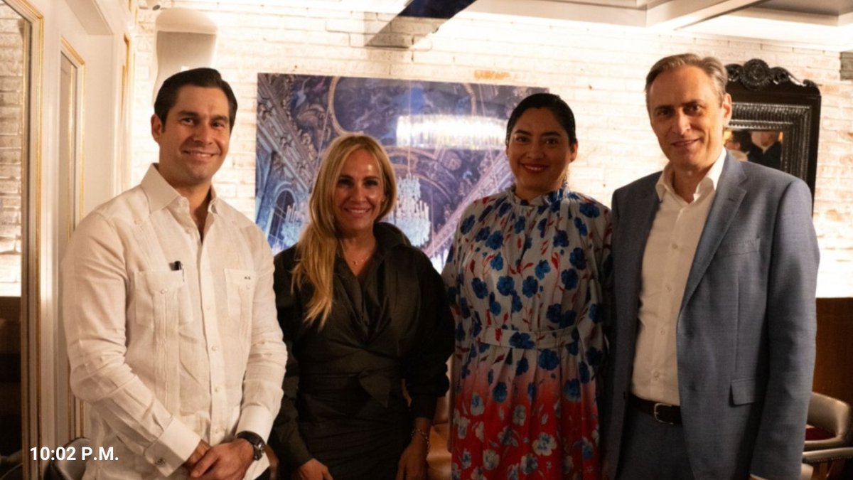 ehplusdo's tweet photo. RD. La Cámara de Comercio, Industria y Turismo Dominico-Belga (BelChamRD) celebró su tradicional Cóctel Navideño Anual, un espacio de encuentro y networking estratégico que reunió a autoridades gubernamentales y medios de comunicación.
#EHPlus
https://t.co/YXCfTb64Pw https://t.co/ZIY0IBNTo5