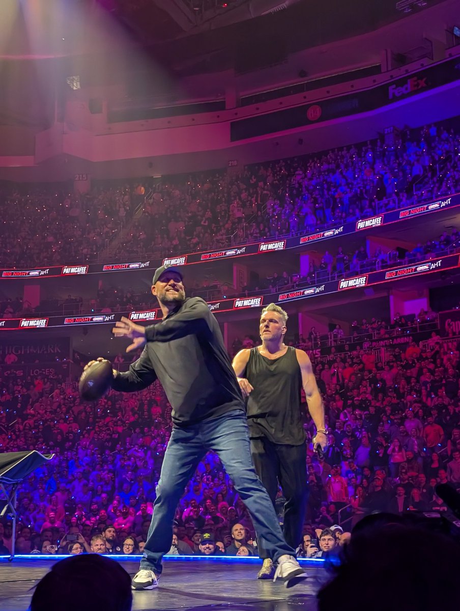 Ryan Ross tweet media