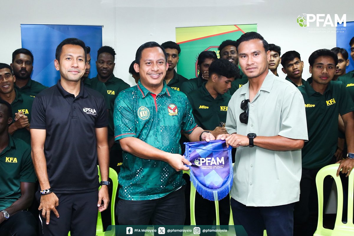 𝐊𝐮𝐧𝐣𝐮𝐧𝐠𝐚𝐧 𝐇𝐨𝐫𝐦𝐚𝐭 𝐏𝐅𝐀 𝐌𝐚𝐥𝐚𝐲𝐬𝐢𝐚 𝐤𝐞 𝐊𝐞𝐝𝐚𝐡 𝐅𝐀 𝐝𝐚𝐥𝐚𝐦 #PFAMTour2025

 Pada 16 Disember 2025, PFA Malaysia meneruskan siri jelajah #PFAMTour2025 dengan mengadakan kunjungan hormat ke <a href="/official_kfa/">Official_KedahFA</a> yang berlangsung di Stadium Sultan Abdul Halim.