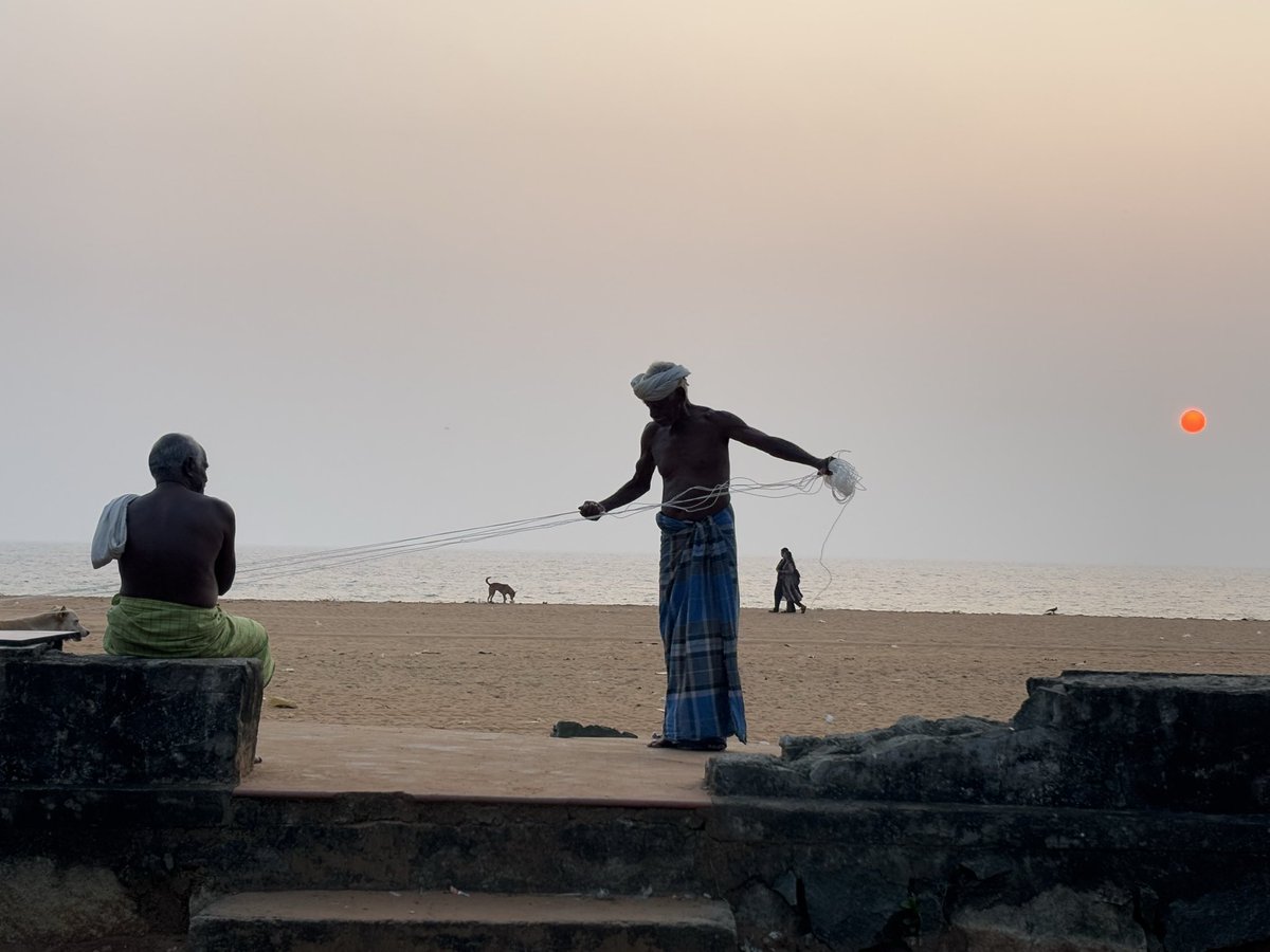 tchtchtchhh's tweet photo. ☀️🌊 Thiruvananthapuram, Kerala. https://t.co/f21MEZIbfI