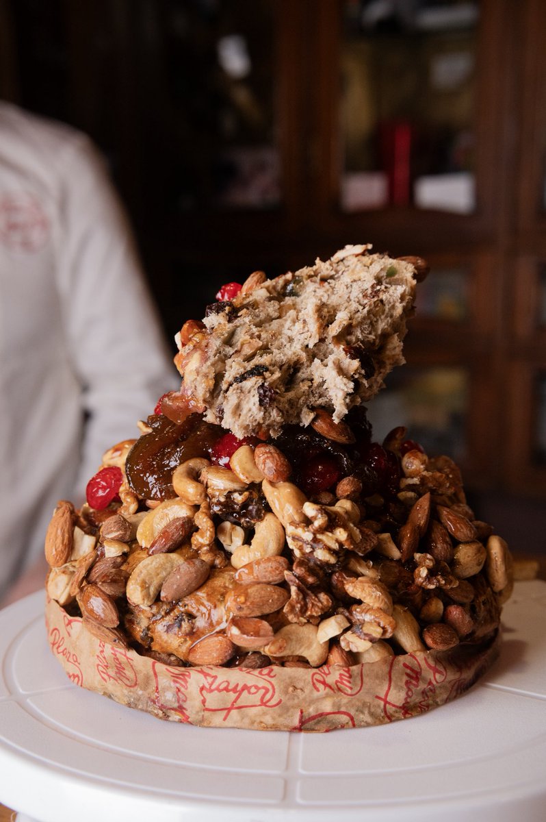 Es el pan dulce de Restaurante Plaza Mayor, en la esquina de San José y Venezuela.
Un lugar emblemático que me acompañó durante años, desde mis comienzos, en tantos almuerzos y cenas compartidas #PanDulcePlazaMayor