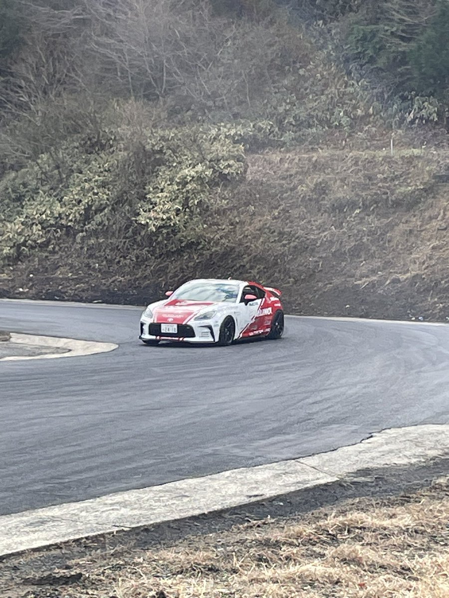 VALINOTIRES's tweet photo. VALINO VR08GP NEUMA
第二章を迎えたグリップ&スポーツラジアルタイヤ。
今ここにタイヤテスト実行中。
#VR08GP
#NEUMA
#VALINO
#グリップ
#スポーツラジアル https://t.co/lX5cY2hOkh