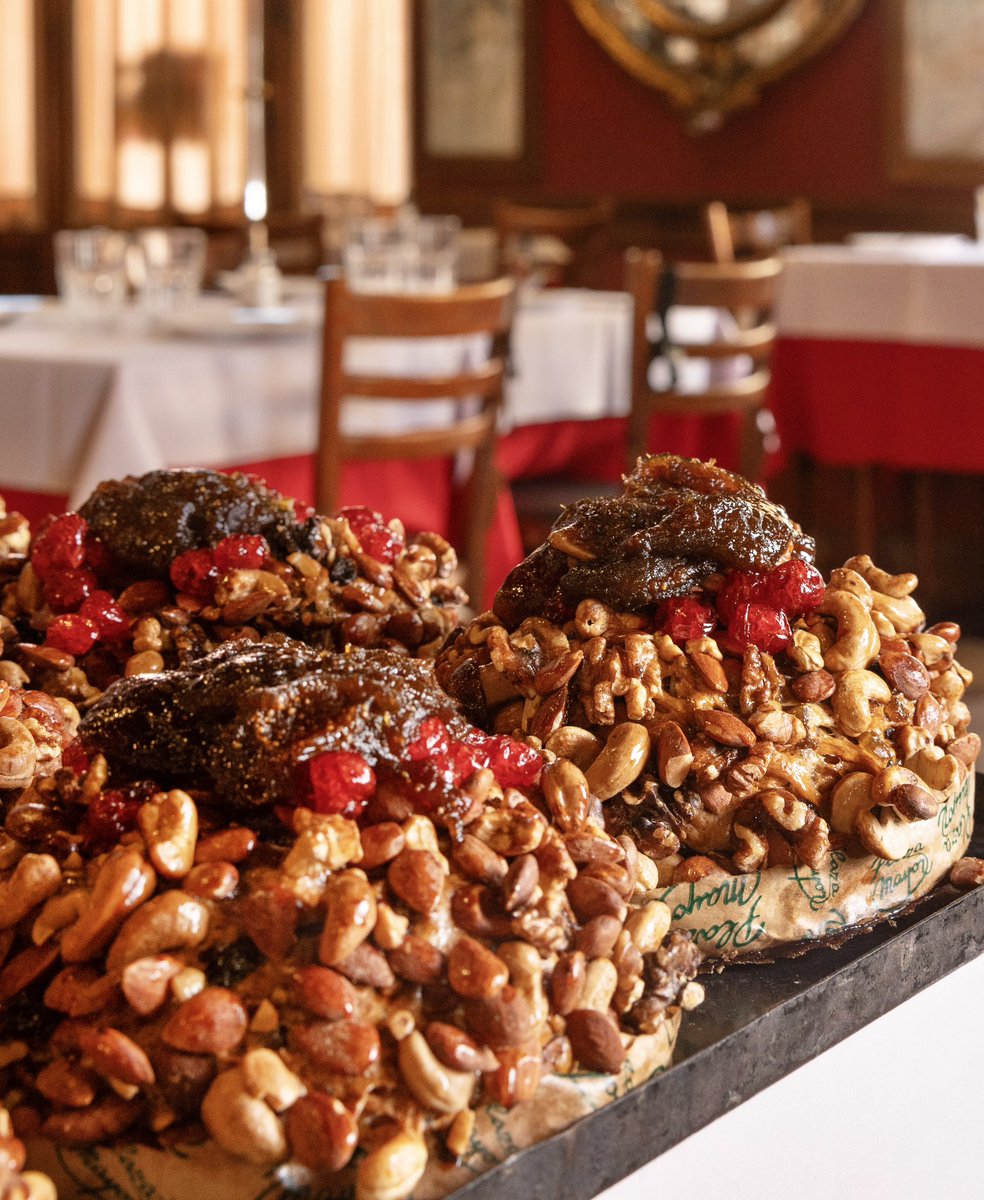 Todos los días de 9 a 11 hs y de 17 a 19 hs.
Gracias, querido Federico, por mantener viva una historia que se sigue contando en cada bocado. #PanDulcePlazaMayor