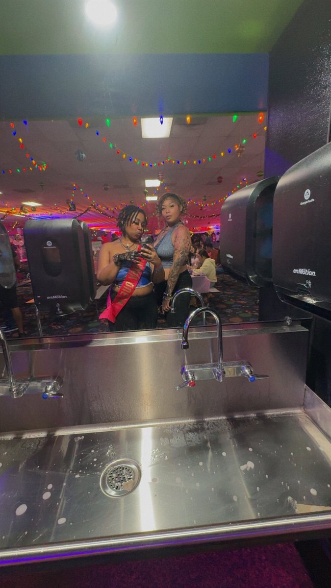 _ComeReal's tweet image. 32 🥰