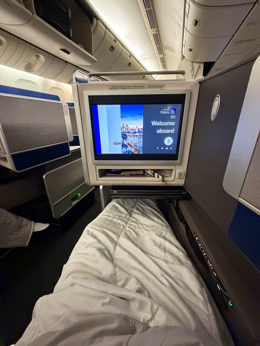 Chrissssjohnson's tweet image. Life is better when you don’t gotta create twitter drama to pay your bills