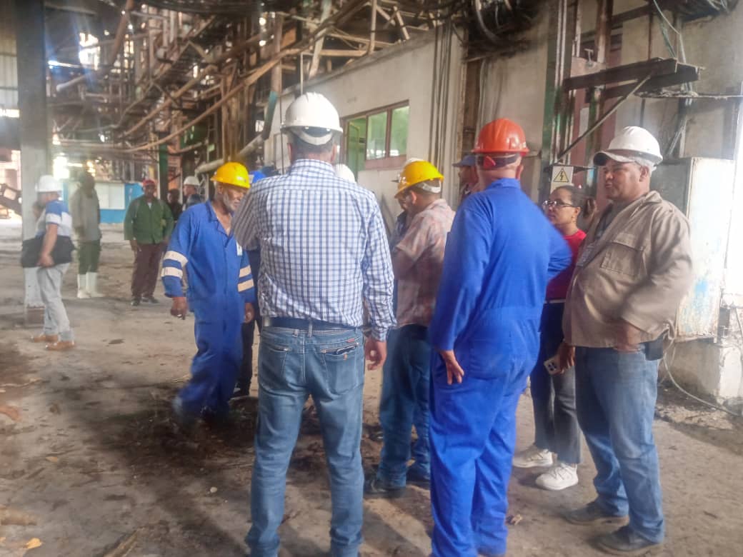 Desde la empresa agroindustrial Azucarera Harlem chequeamos la caldera número dos para la prueba ordinaria prevista para este miércoles, con el objetivo de moler 200 toneladas de caña.