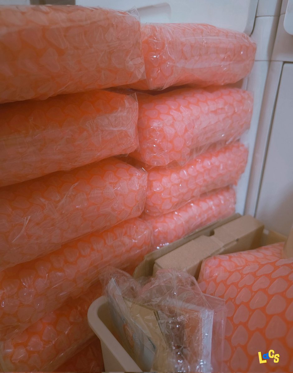 LACS_event's tweet photo. Packed, sealed and officially on the way! 📦🍞✨

Our sweet treats began their journey yesterday, sweet STAY ☕💌

Courier tracking details will be sent to you via email very soon ♥️

Hope they arrive safely at your doorstep and bring a little extra warmth to your day ✨🍞☺️ https://t.co/PtTv2XJUsb
