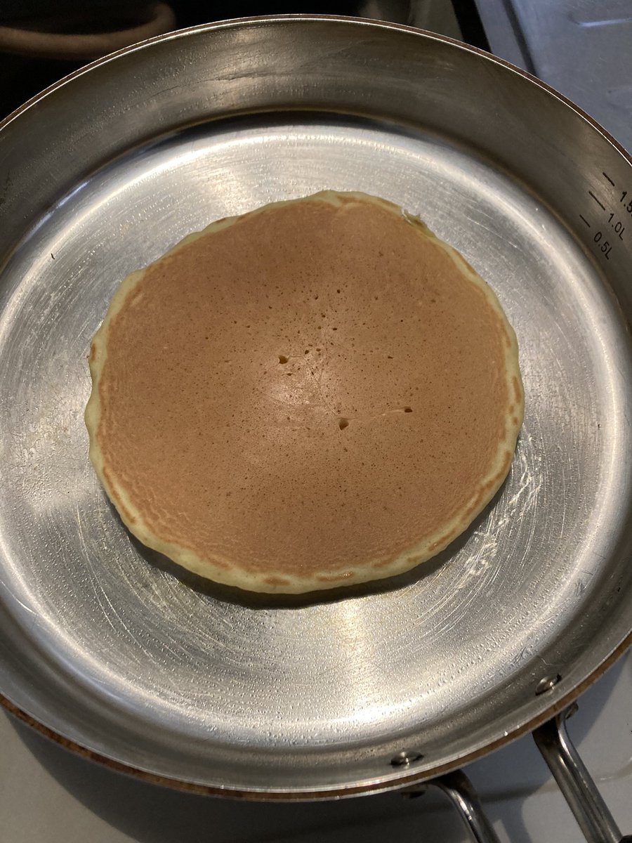 SharpKAIBUN's tweet image. 久しぶりに朝はホットケーキ🥞🌵
ステンレス多層フライパンが神すぎる🍳