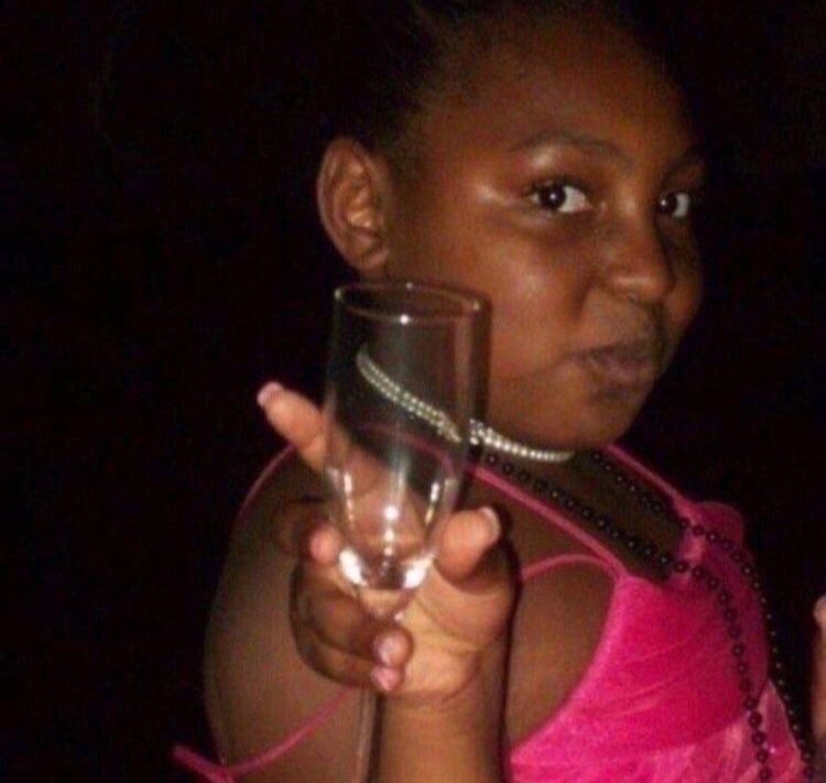 ultraignorado's tweet image. Ya muchos gays están trabajando en marketing, necesitamos más peluqueros.