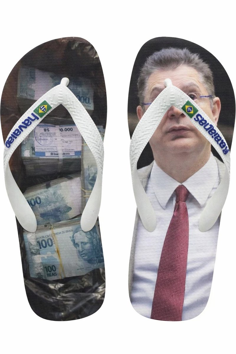ThiagoResiste's tweet image. SOSTENES ROUBOU 27 MILHÕES e os bolsonaristas criaram a cortina de fumaça das Havaianas.

Quem concorda, comenta: SOSTENES ROUBOU 27 MILHÕES