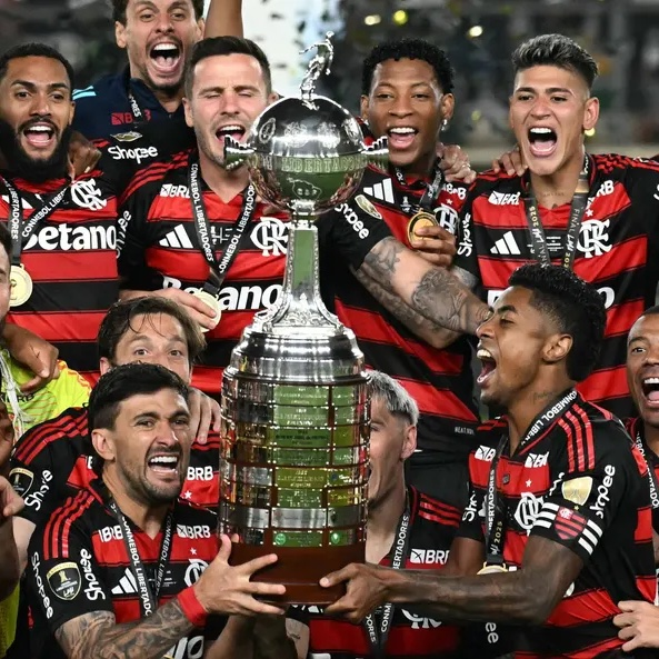 CentralFlaNacao's tweet photo. Sem contar o Brasileirão, o Flamengo recebeu R$ 375.744.130,00 em premiações no ano de 2025. https://t.co/eoCePHEq1H
