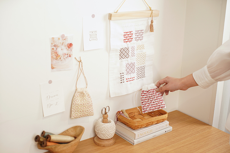 Craftie_JP's tweet photo. 毎月届くハンドメイドキットCraftie Home Box 5期生の1月BOXテーマは⁠⁠「刺し子で楽しむわたしのリラックスタイム」無心で刺している時間はメディテーションみたいで、リラックスできます。日常からちょっと抜け出して、自分だけの時間を過ごしてみませんか？
𝐜𝐡𝐞𝐜𝐤⸜ https://t.co/7IFpsteQE8 https://t.co/46VCNGQvZ1