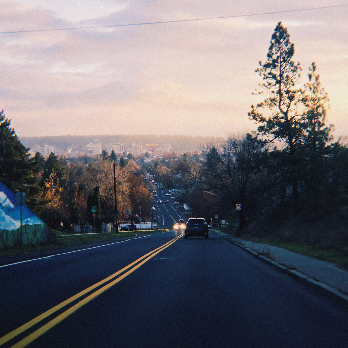 graysomewhere's tweet photo. Early winter morning drive to work https://t.co/pM1xp5UOwp
